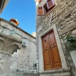 Dubrovnik Throne Suite Iii.