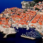 Dubrovnik Throne Suite Iii.