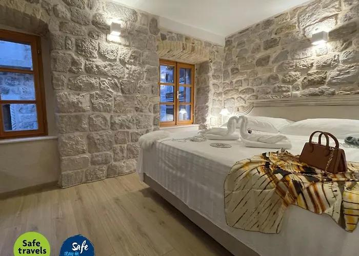 Dubrovnik Throne Suite Iii.