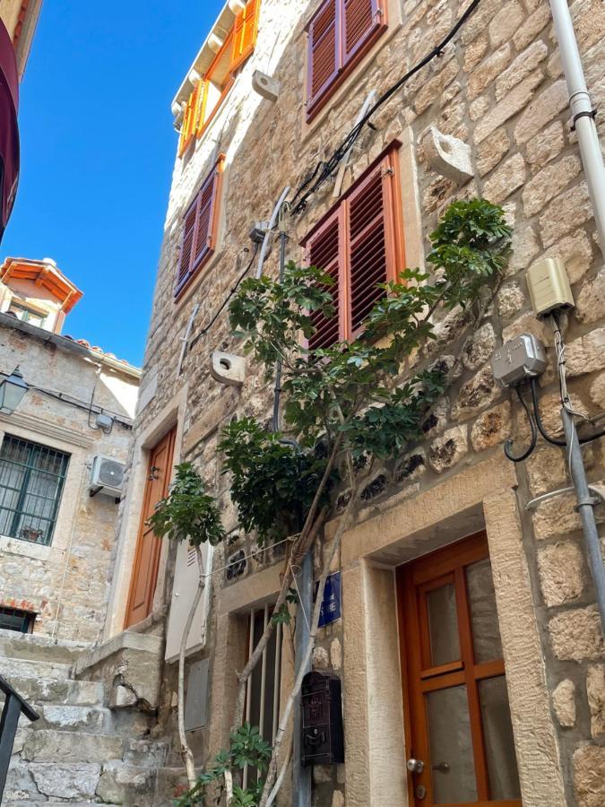 Throne Iii. * Dubrovnik
